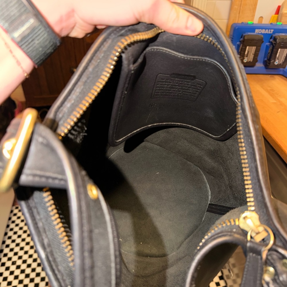 Vintage Coach Bucket Bag - Picture 10 of 13